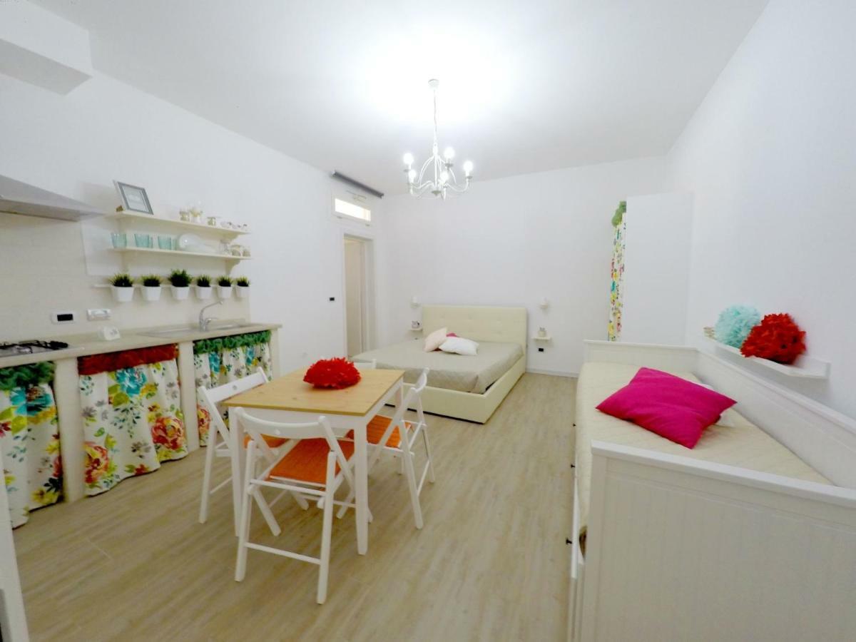 casa vacanze coralloholiday Hotel Torre Lapillo Esterno foto