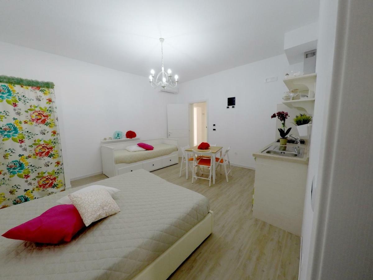 casa vacanze coralloholiday Hotel Torre Lapillo Esterno foto