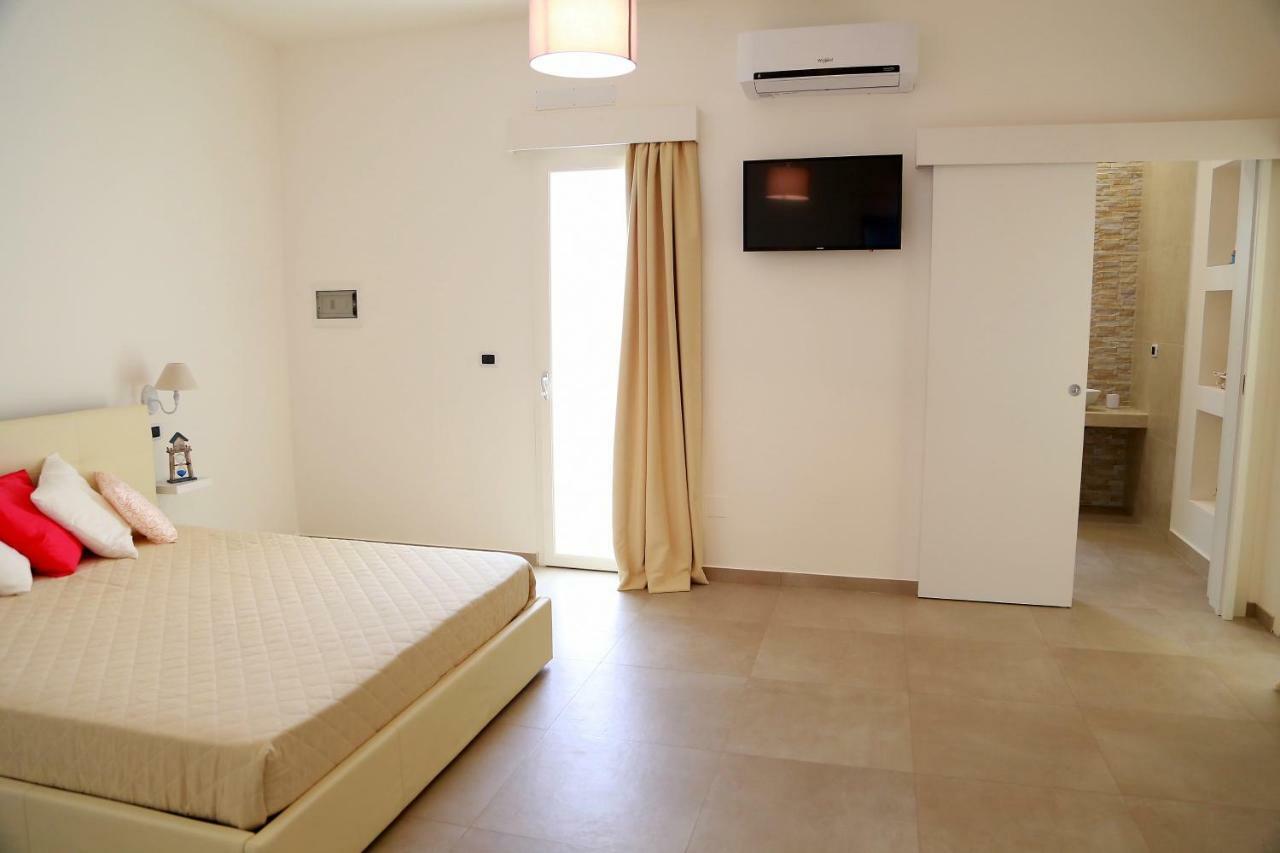 casa vacanze coralloholiday Hotel Torre Lapillo Esterno foto